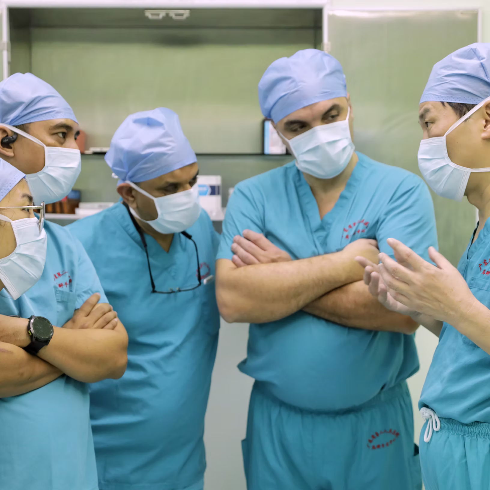 Medical exchange: overseas&nbsp;thoracic surgeons visit the institute of chest wall surgery